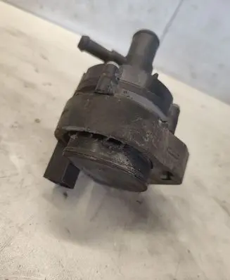 Mercedes-Benz C W204 Electric auxiliary coolant/water pump 0277588