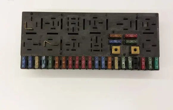 Volkswagen Golf I Fuse box set 443941822A