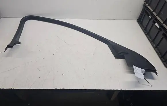 Jaguar XF X250 Other front door trim element 8X2320891A