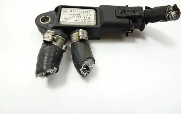 Nissan Qashqai Exhaust gas pressure sensor 227702184R 120214T0942F 0281006252
