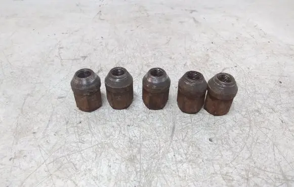 Hyundai Santa Fe Nuts/bolts 