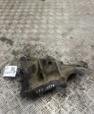 Volkswagen PASSAT B5.5 Bracket in trunk/boot 