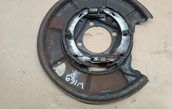 Mercedes-Benz A W169 Rear brake disc plate dust cover 