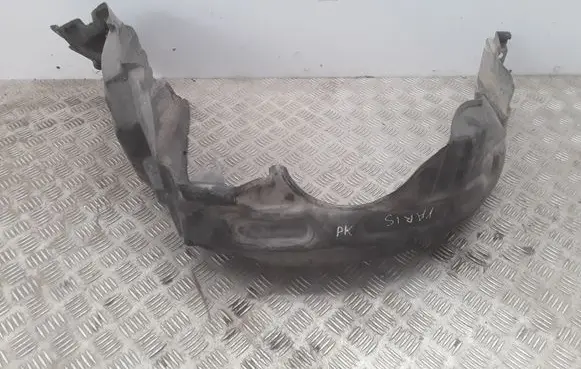Front wheel arch liner splash guards