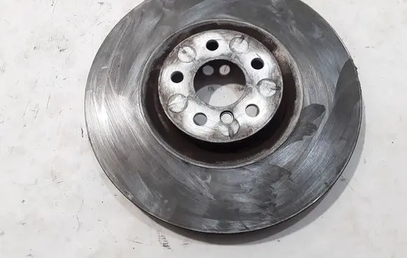BMW 1 F40 Front brake disc 6884001