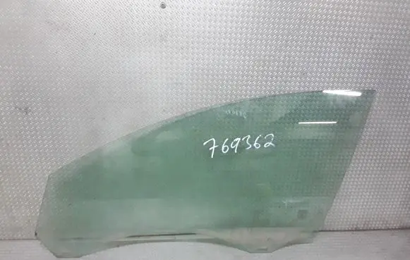 Volvo S40 Front door window glass four-door