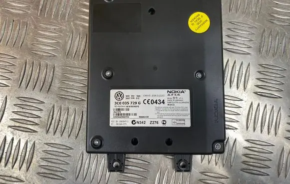 Volkswagen PASSAT B6 Bluetooth control unit module 3C0035729G 001070E863FD N342Z276