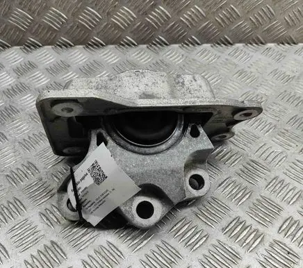 Volvo XC60 Engine mount bracket 31686886