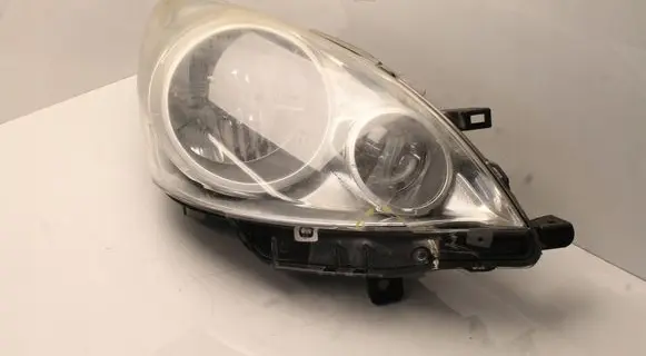Nissan Note (E11) Headlight/headlamp