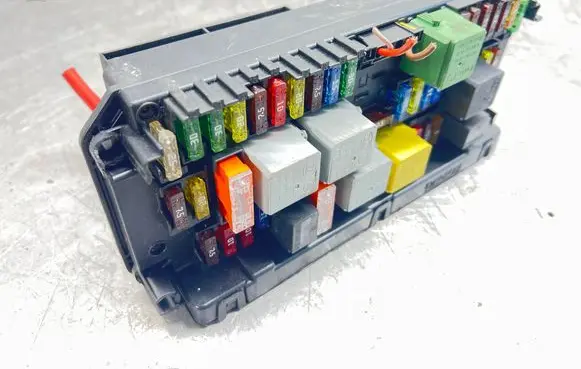 Mercedes-Benz E W212 Fuse box set A2129005712 A2129025505 A2129015004