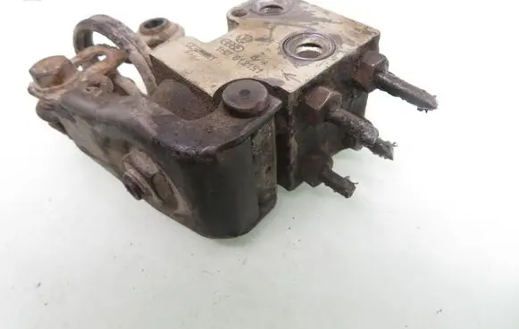 Skoda Octavia Mk1 (1U) Brake power pressure regulator 1H0512151