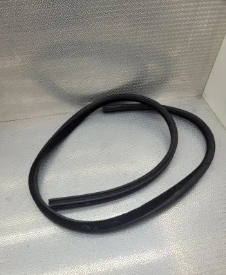 BMW 6 F12 F13 Front door rubber seal 7221181