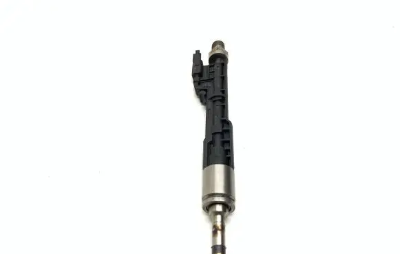 BMW 7 F01 F02 F03 F04 Fuel injector 0261500136
