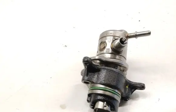 Audi A5 Fuel injection high pressure pump 06R127A01