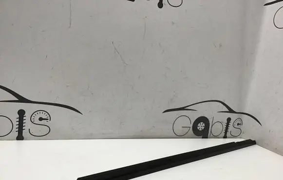 Mercedes-Benz GLC C254 Front door glass trim molding A2547200600
