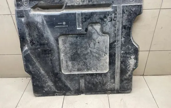 Audi A6 S6 C4 4A Engine splash shield/under tray 4A0863822R