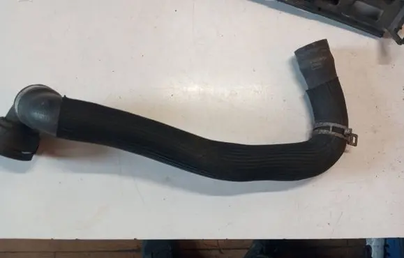 Volvo V60 Engine coolant pipe/hose 31474863