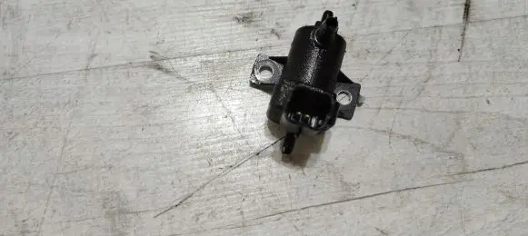 Ford Mondeo MK V Vacuum valve 9808206880