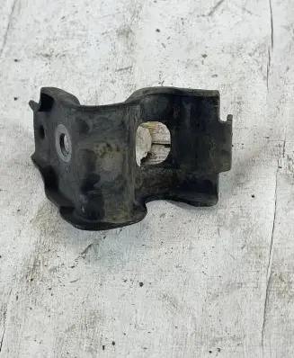 Opel Insignia A Radiator mount bracket 13239137
