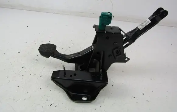 Volkswagen Polo Brake pedal 