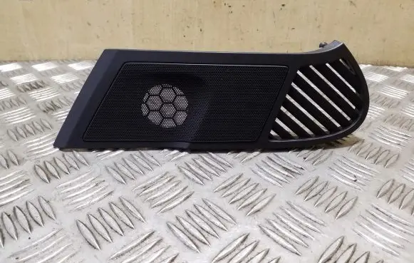 Audi TT TTS Mk2 Dashboard side air vent grill/cover trim 8J2035420 8J2819794A