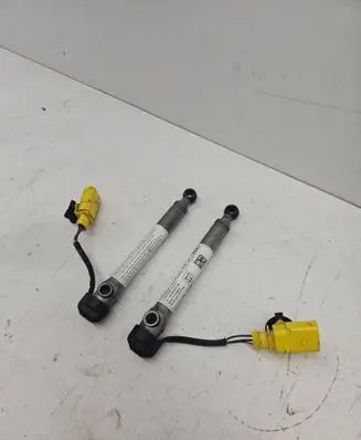 Audi Q7 4M Bonnet Pedestrian Airbag Actuator 4M0823823