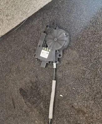 Tailgate/trunk/boot lift motor