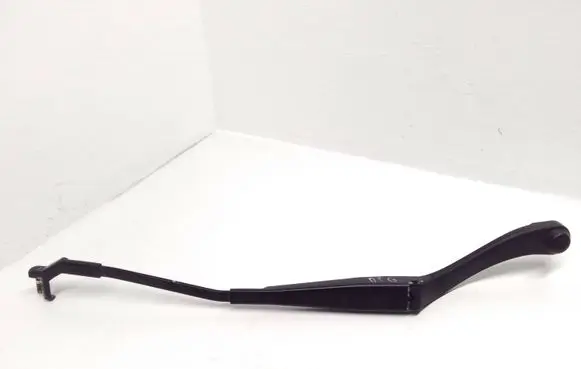 Mercedes-Benz C W204 Front wiper blade arm A2048201344