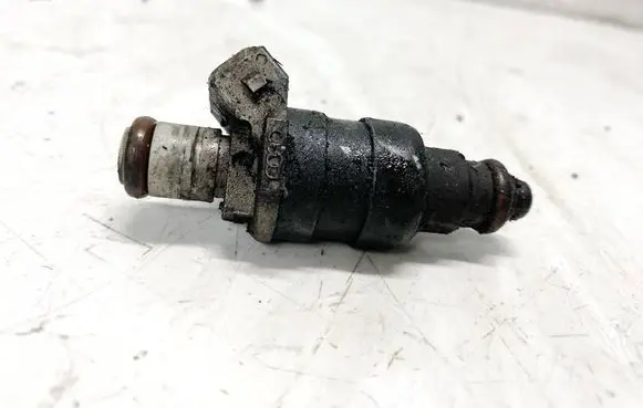 Audi A4 S4 B5 8D Fuel injector 07813355in