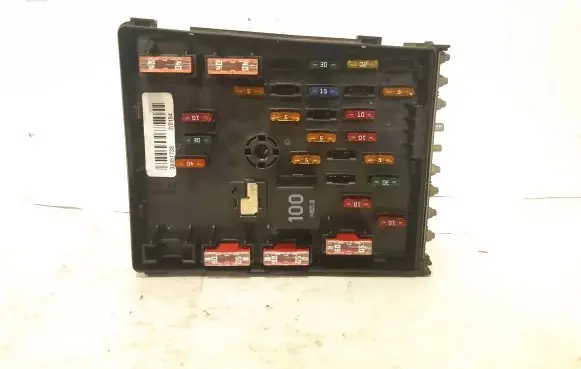 Volkswagen PASSAT B6 Fuse box set 3C0937125 63592777