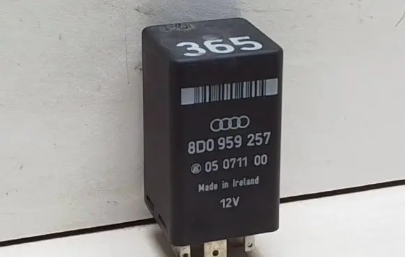 Audi A6 S6 C4 4A Other relay 8D0959257