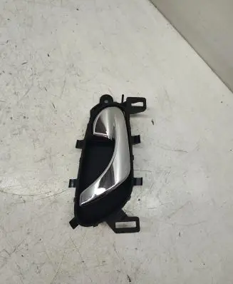 Nissan Qashqai Front door interior handle 80670ea1a
