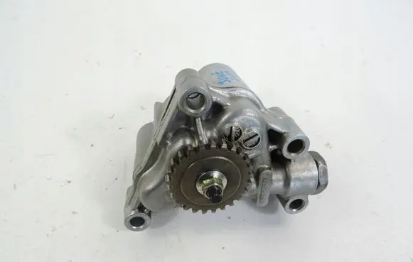 Nissan Juke I F15 Oil pump 