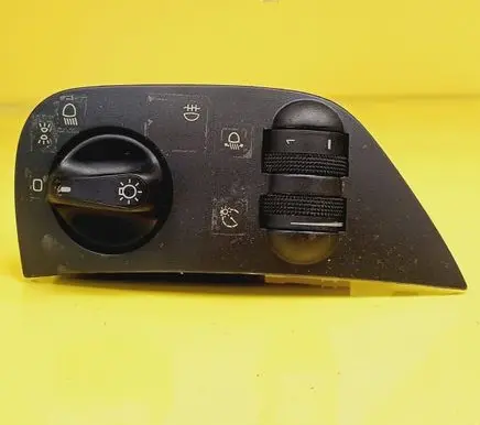 Volkswagen Polo Light switch 6N1941531M