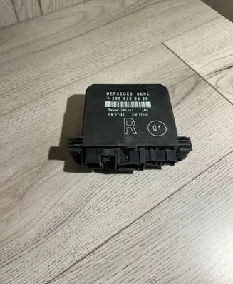 Mercedes-Benz C W203 Door control unit/module 2038206626