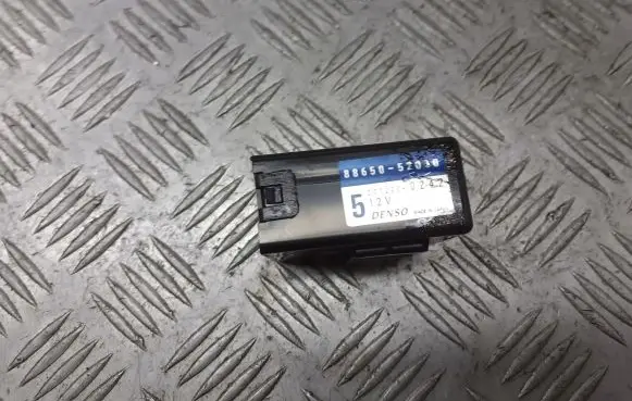 Toyota Yaris Sliding door control unit/module 88650-52030