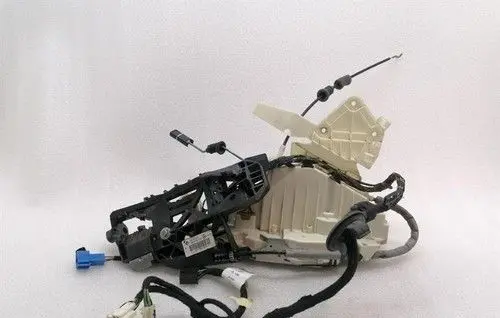 Mercedes-Benz S W221 Front door lock A2217304435