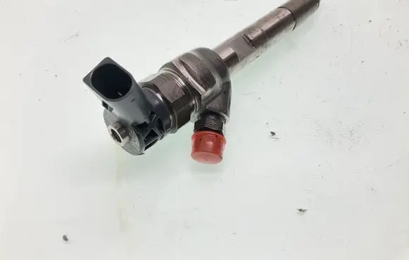 BMW 5 F10 F11 Fuel injector 0445110712 8514148
