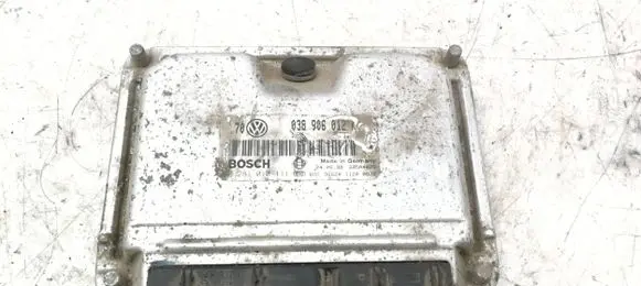 Volkswagen Golf IV Engine control unit/module 038906012K 28SA4028 0281010111