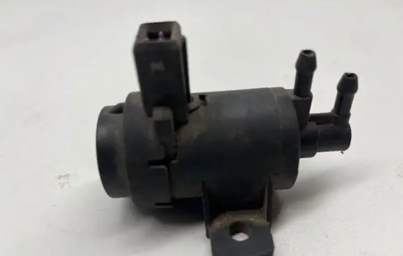 Opel Movano A Turbo solenoid valve 7700113071