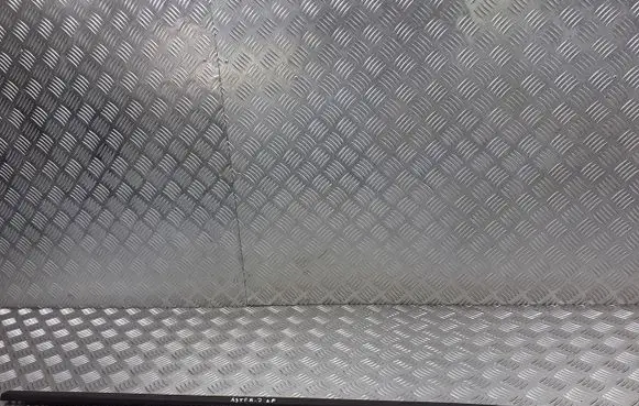 Opel Astra J Front door windshield rail 13391181
