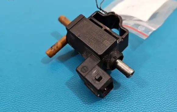 Opel Astra K Turbo solenoid valve 55573259 IMPRK1569979