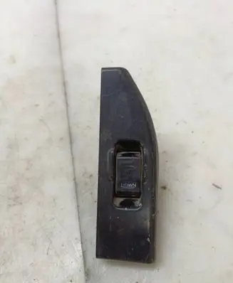 Nissan Primera Electric window control switch 82961