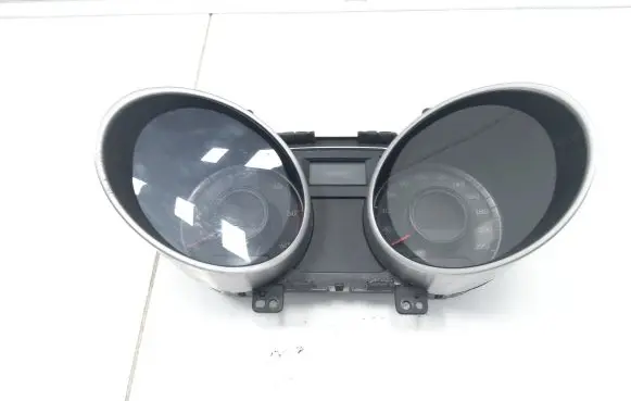 Hyundai ix35 Speedometer (instrument cluster) 940032Y310