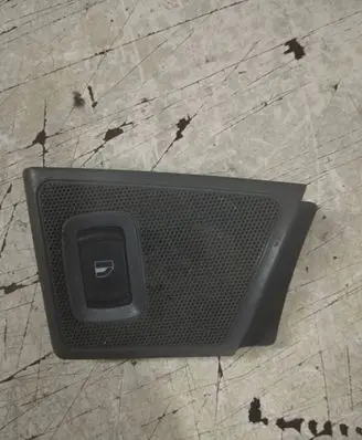 Skoda Octavia Mk1 (1U) Tailgate glass/window release handle 86743
