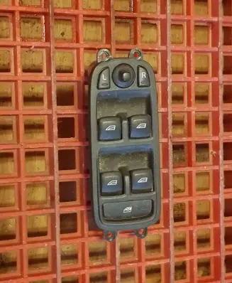 Volvo S60 Electric window control switch 31343101