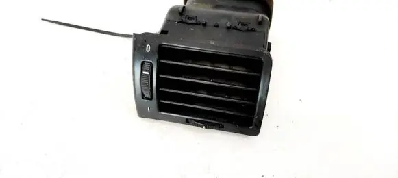 BMW 7 E38 Dash center air vent grill 64228390109 64.22-8390109