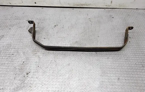 Fuel tank mounting bracket
