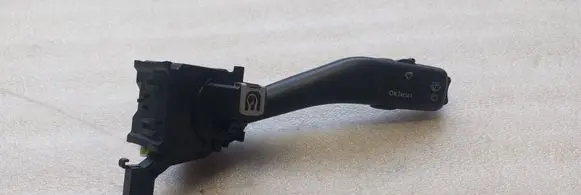Volkswagen Golf V Wiper control stalk 1K0953519A