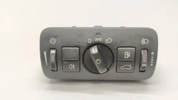Volvo V70 Light switch 30739413 04066312